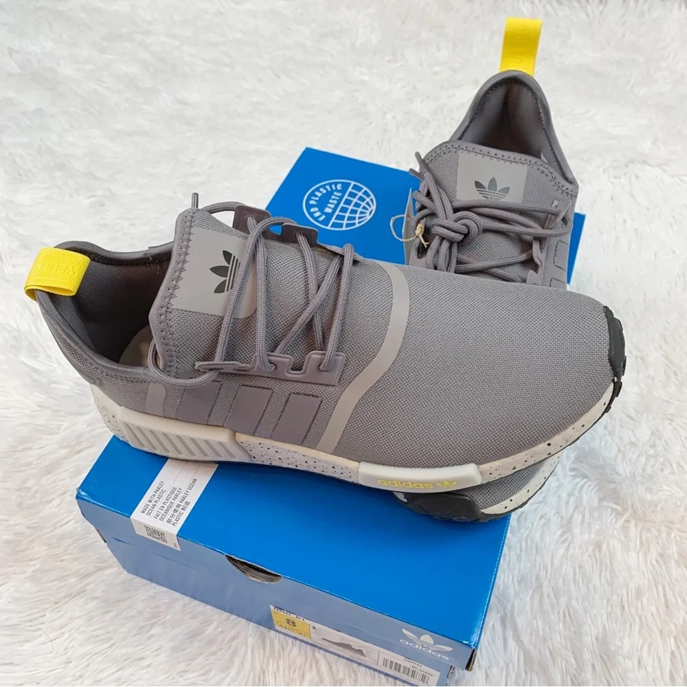 Adidas original NMD R1 Shoes athletic sneakersTrace Grey/Cloud White/Core‎ Black